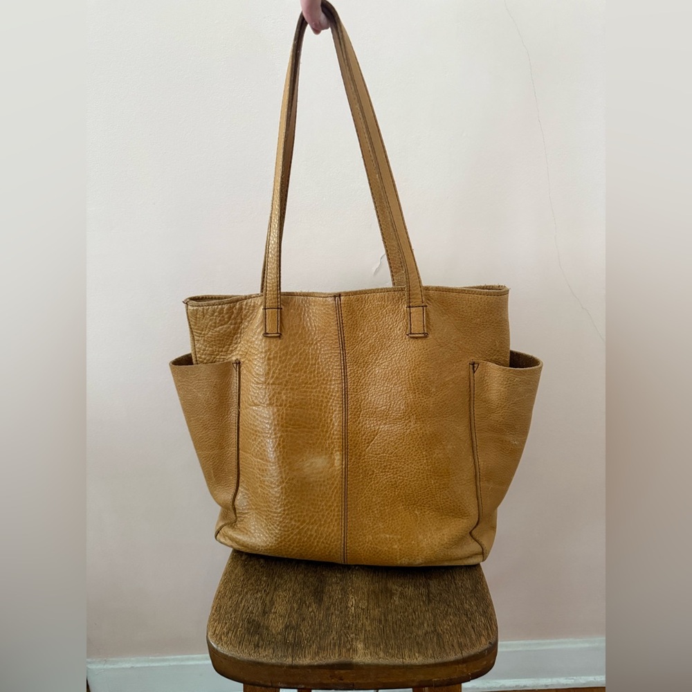 Duluth Lifetime Leather Tote